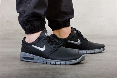 nike sb janoski max schwarz weiß|nike stefan janoski max men's.